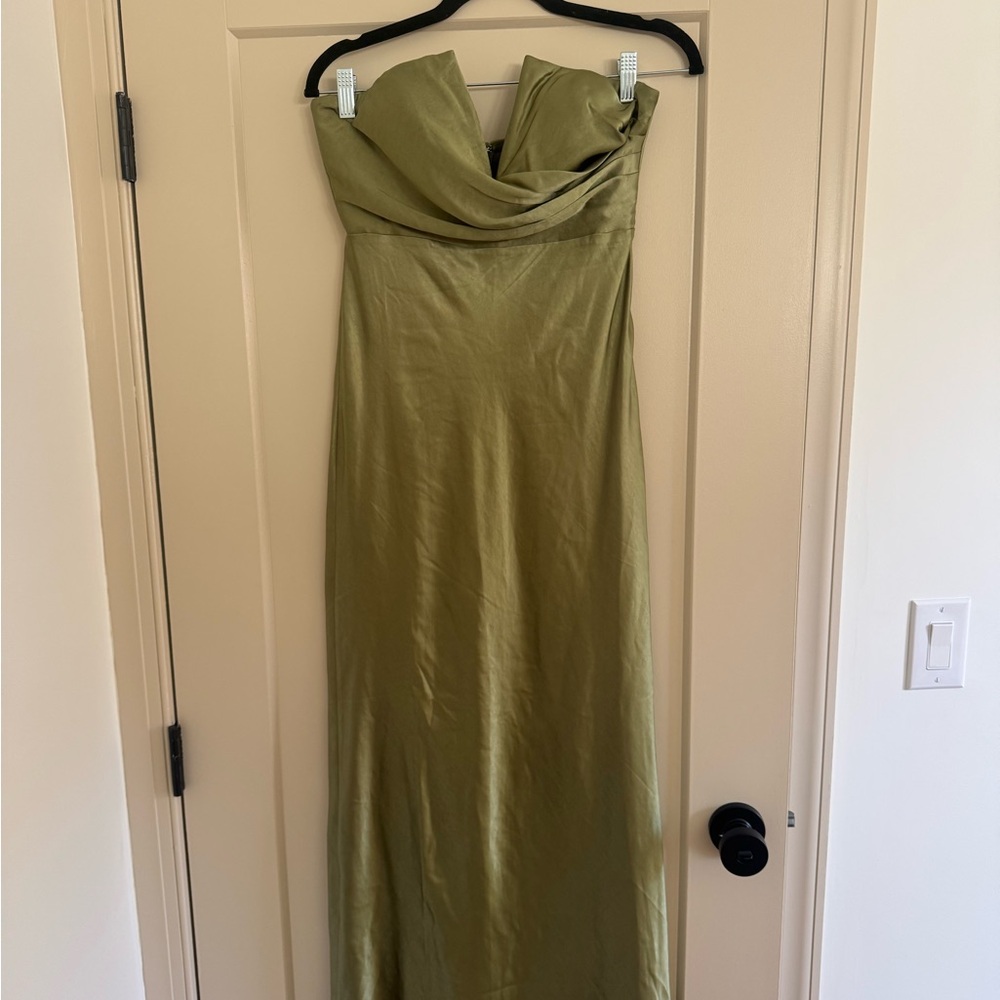 Chic Strapless Olive Dress
